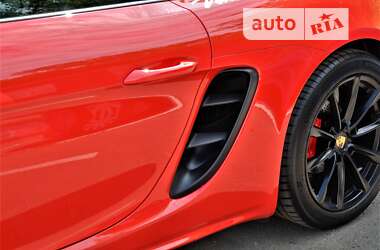 Купе Porsche Cayman 2017 в 