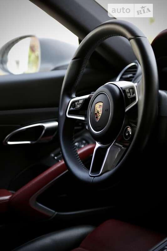 Купе Porsche Cayman 2016 в Киеве