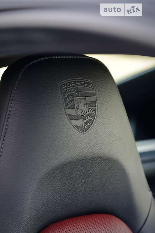 Купе Porsche Cayman 2016 в Киеве