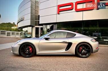 Купе Porsche Cayman 2016 в Киеве