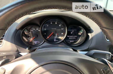 Купе Porsche Cayman 2015 в 