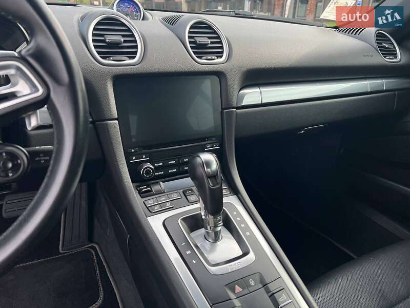 Купе Porsche Cayman 2017 в Києві