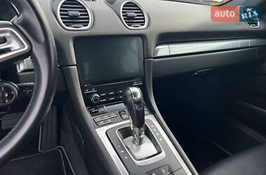 Купе Porsche Cayman 2017 в 