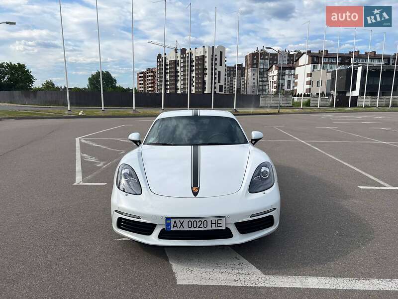Купе Porsche Cayman 2017 в Києві