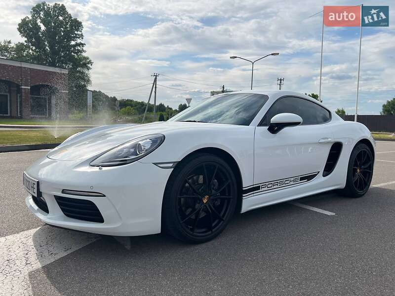 Купе Porsche Cayman 2017 в Києві