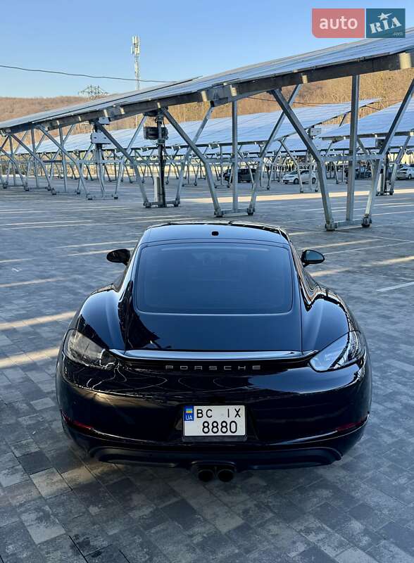 Купе Porsche Cayman 2017 в Львове
