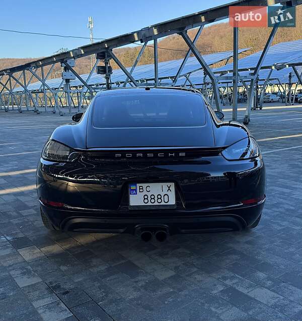 Купе Porsche Cayman 2017 в Львове