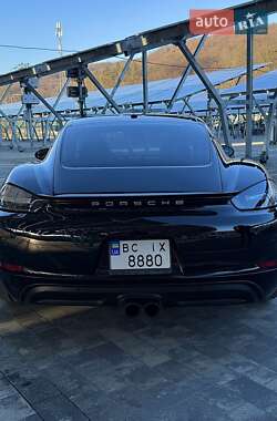 Купе Porsche Cayman 2017 в 