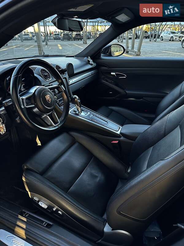 Купе Porsche Cayman 2017 в Львове