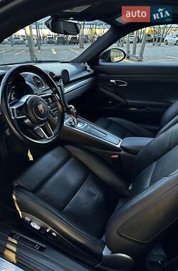 Купе Porsche Cayman 2017 в 