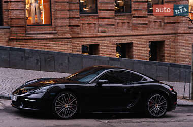 Купе Porsche Cayman 2017 в 