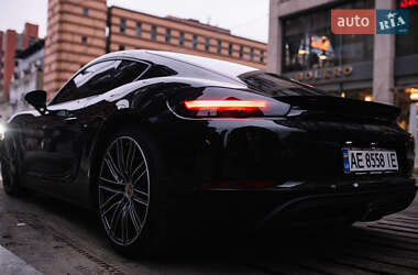 Купе Porsche Cayman 2017 в 