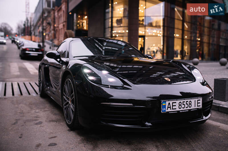 Купе Porsche Cayman 2017 в Днепре