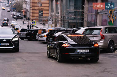Купе Porsche Cayman 2017 в 