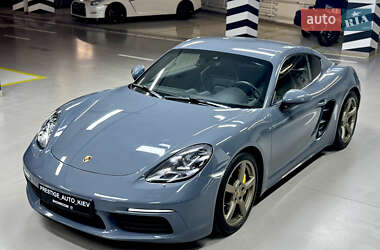 Купе Porsche Cayman 2018 в 