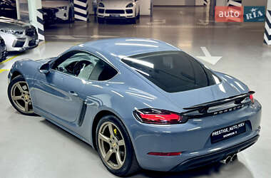 Купе Porsche Cayman 2018 в 