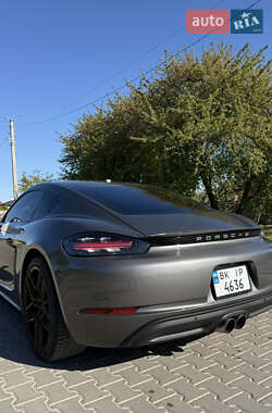 Купе Porsche Cayman 2018 в 
