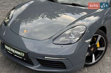 Купе Porsche Cayman 2018 в 