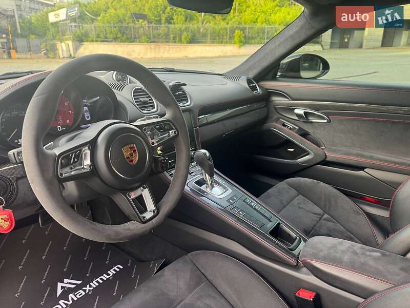 Купе Porsche Cayman 2018 в Киеве