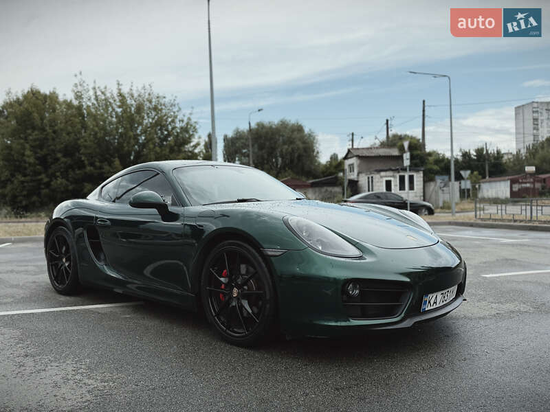 Купе Porsche Cayman 2015 в Киеве