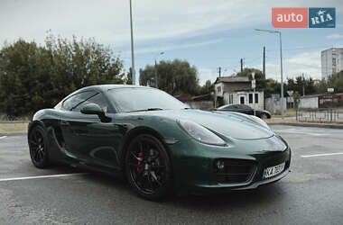 Купе Porsche Cayman 2015 в 