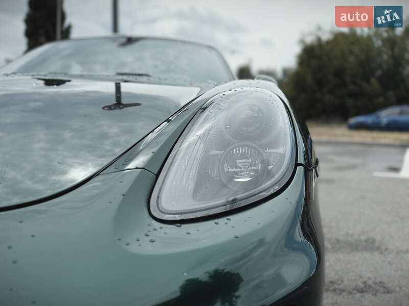 Купе Porsche Cayman 2015 в Киеве