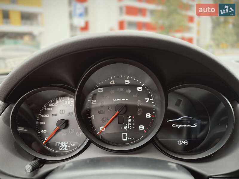 Купе Porsche Cayman 2015 в Киеве