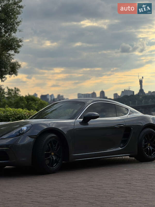 Porsche Cayman 2017