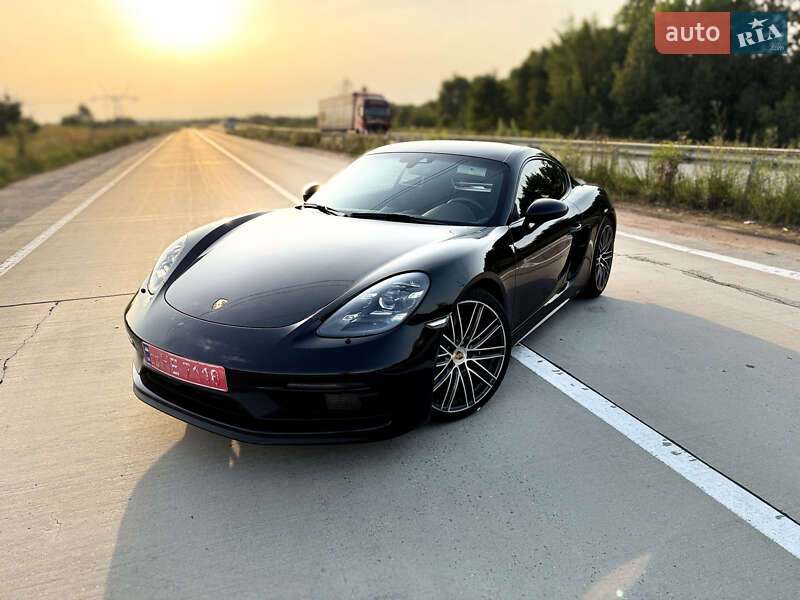 Porsche Cayman 2021