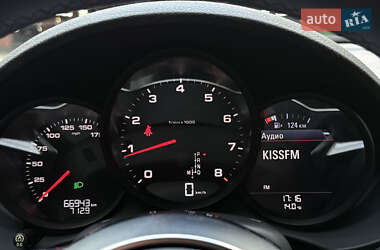 Купе Porsche Cayman 2019 в 