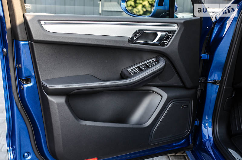 Позашляховик / Кросовер Porsche Macan 2016 в Києві