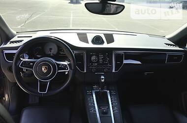 Внедорожник / Кроссовер Porsche Macan 2014 в 