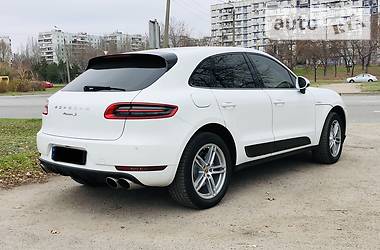 Позашляховик / Кросовер Porsche Macan 2015 в 