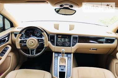 Позашляховик / Кросовер Porsche Macan 2015 в 