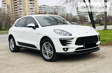 Позашляховик / Кросовер Porsche Macan 2015 в 