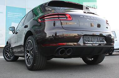 Позашляховик / Кросовер Porsche Macan 2015 в 