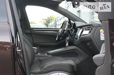 Позашляховик / Кросовер Porsche Macan 2015 в 