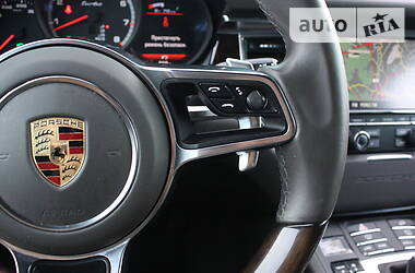 Позашляховик / Кросовер Porsche Macan 2015 в 
