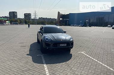 Позашляховик / Кросовер Porsche Macan 2015 в Києві