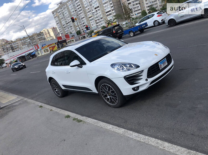 Внедорожник / Кроссовер Porsche Macan 2015 в Киеве