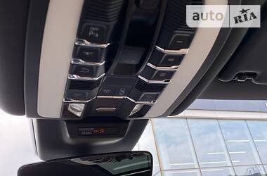 Позашляховик / Кросовер Porsche Macan 2019 в 