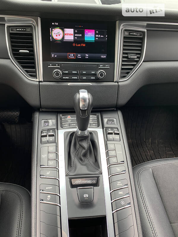 Внедорожник / Кроссовер Porsche Macan 2017 в Киеве