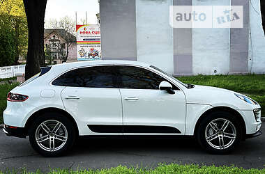 Внедорожник / Кроссовер Porsche Macan 2014 в 