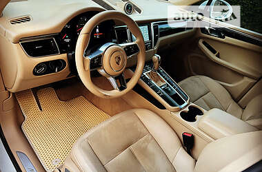 Внедорожник / Кроссовер Porsche Macan 2014 в 