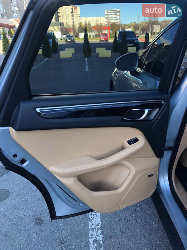 Внедорожник / Кроссовер Porsche Macan 2018 в Львове