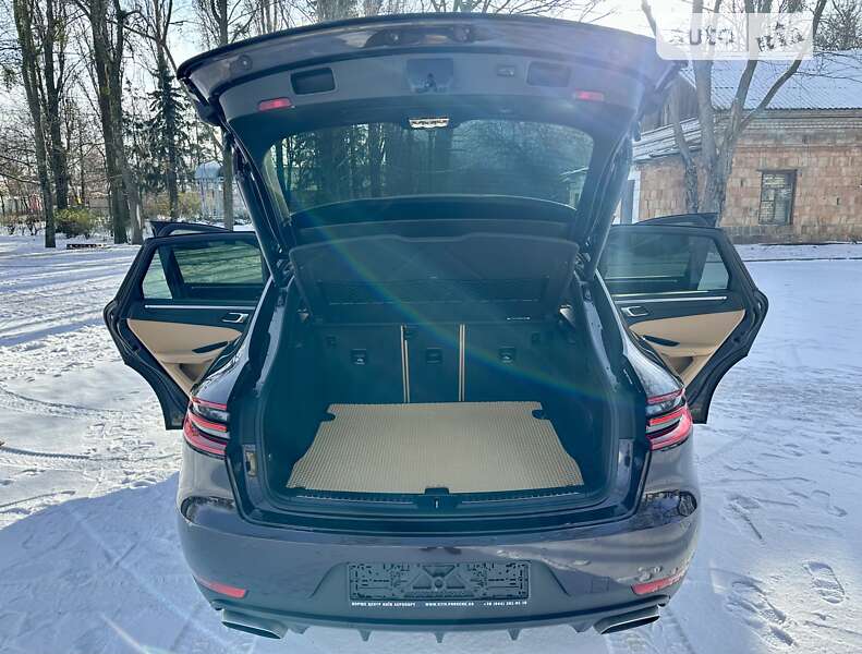 Внедорожник / Кроссовер Porsche Macan 2017 в Киеве