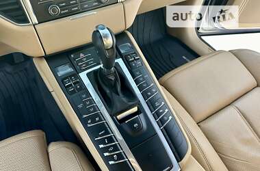 Внедорожник / Кроссовер Porsche Macan 2017 в 