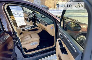 Внедорожник / Кроссовер Porsche Macan 2017 в 