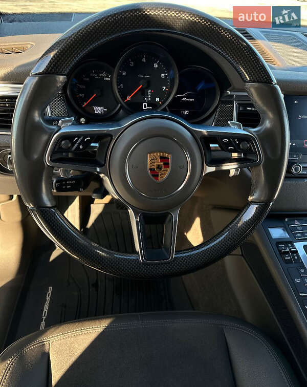 Внедорожник / Кроссовер Porsche Macan 2017 в Одессе