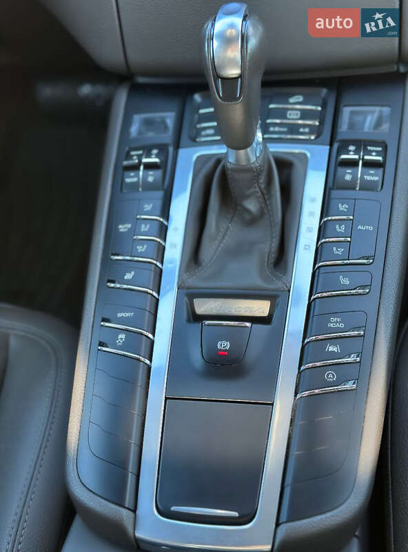 Внедорожник / Кроссовер Porsche Macan 2017 в Одессе